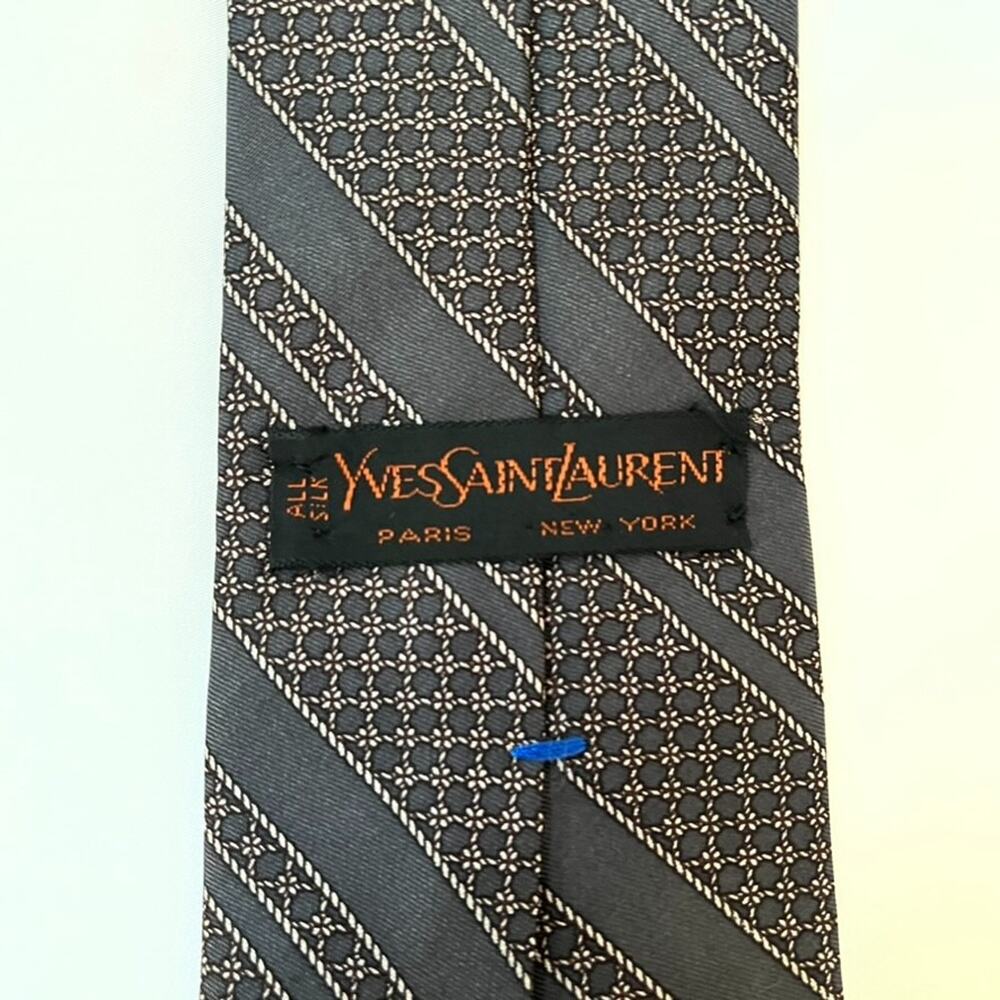 Yves Saint Laurent Mens Silk Neck Tie 54" Gray Geometric Print Wide Grey Stripes - Picture 3 of 9